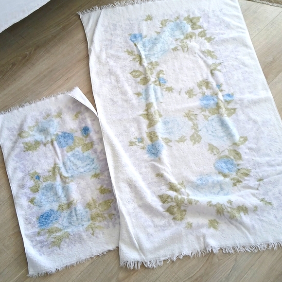 Set of vintage Fieldcrest fringed towels blue roses - Picture 5 of 6
